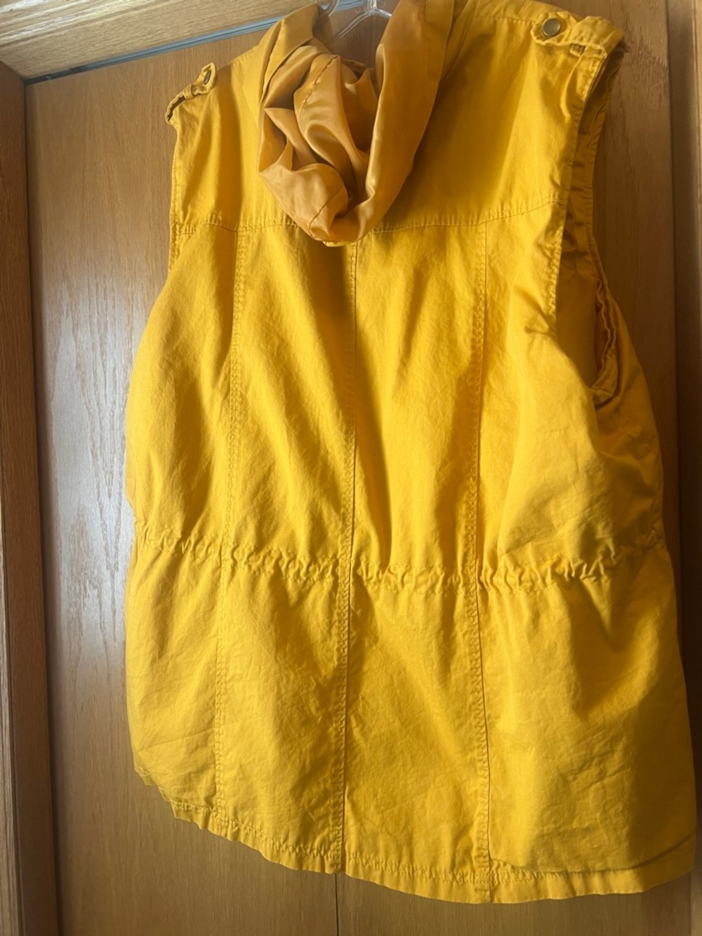 Yellow Hooded Utility Vest 3x - Picture 3 of 3